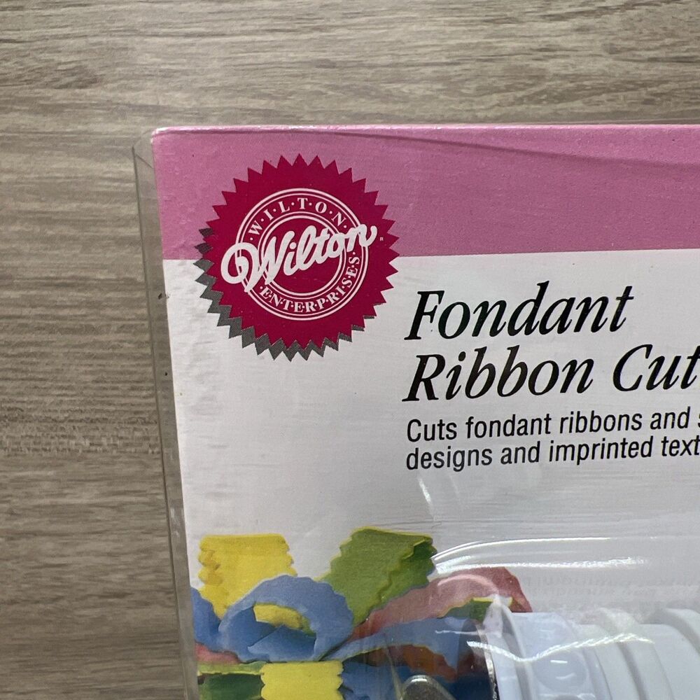 Wilton Fondant Ribbon Cutter Embosser Set - New In Package - Picture 2 of 8